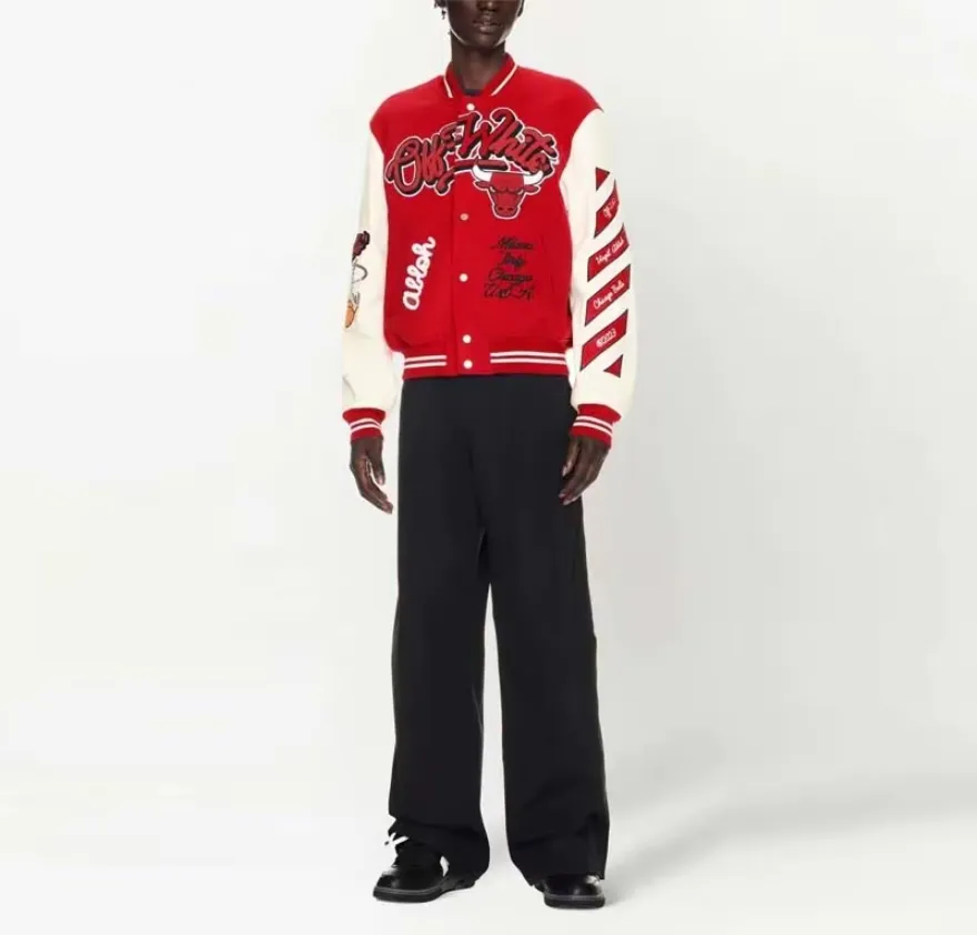 ♻️💯Reference model picture for the upper body❤️Top tested version off white Heavy embroidery patchwork leather high temperature hot crystal diamond baseball uniform male and female couple star same style (⚠ Original button molding and customization, patch embroidery and color matching) Original packaging and original label🔍 Full set of accessories customized, packaging elevators are purchased from the original factory, all hardware parts are molded and customized, and the fabric color components are restored one to one The fabric is made of 65% wool, 15% natural silk, 10% spandex and 10% velvet, mixed and custom-woven. The total weight is more than 900 grams! And the most important thing is its color fastness, it will never fade! -The embroidery uses an imported towel embroidery machine. Each pattern is first embroidered on the fabric, and then engraved with an infrared laser, and then fixed with a sewing machine. The whole garment is labeled in many places, one is flat embroidered, and the large pattern on the back is directly embroidered on it. This dress has 4 different embroidery techniques⚠ -The sleeves are all made of two-layer pebbled fabric, which is processed, shaped, colored, washed, and the texture retains the original grain structure! Thick, plump and round! -The processing technology is extremely complex, the pieces are neatly spliced ​​and aligned, and the entire garment has precise wiring density. Gender-neutral style. Loose version. Self-conscious quality control. Details determine success or failure. Size: S M L XL P: 680